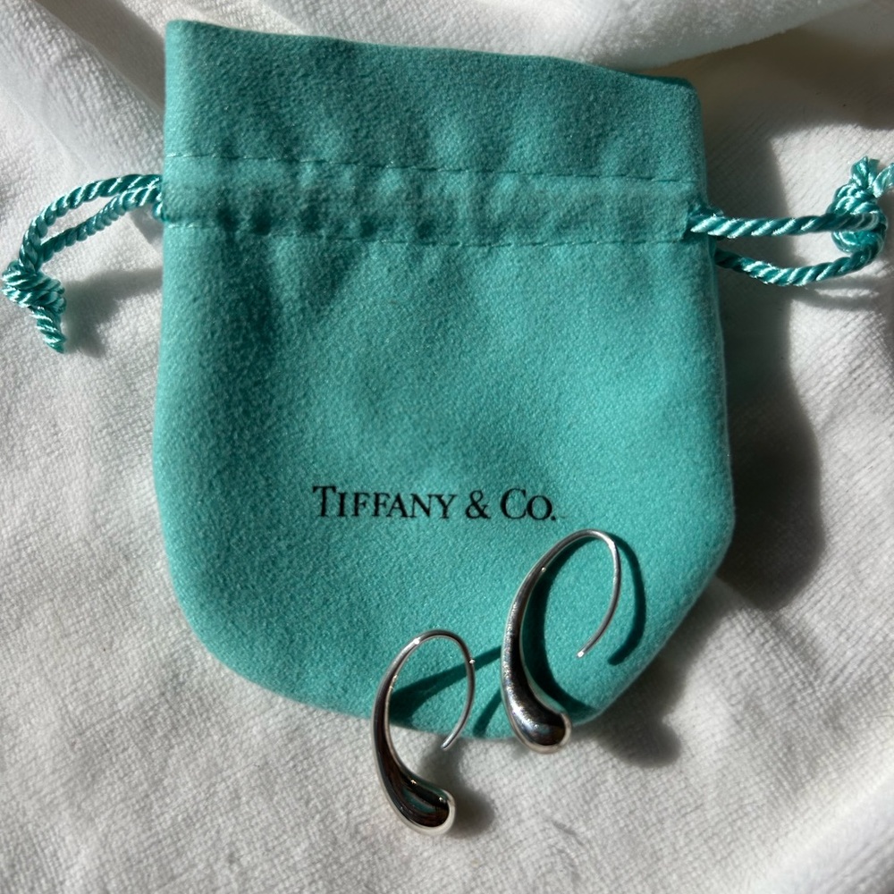 Tiffany & Co. Elsa Peretti “Teardrop” Earrings - Picture 4 of 5